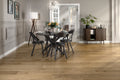 Golvabia Maxwood XL Oak Unique Amber lankkuparketti asennettuna ruokailutilassa