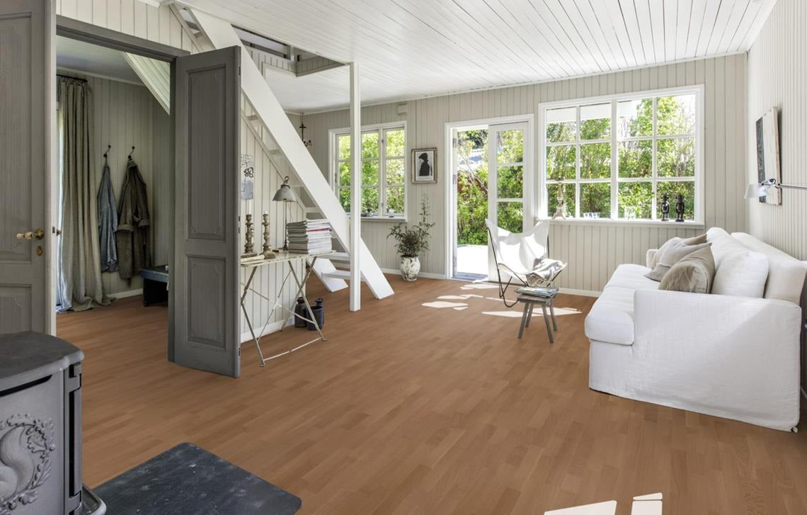 Kährs Tammi Seed -lautaparketti asennettuna valoisassa olohuoneessa