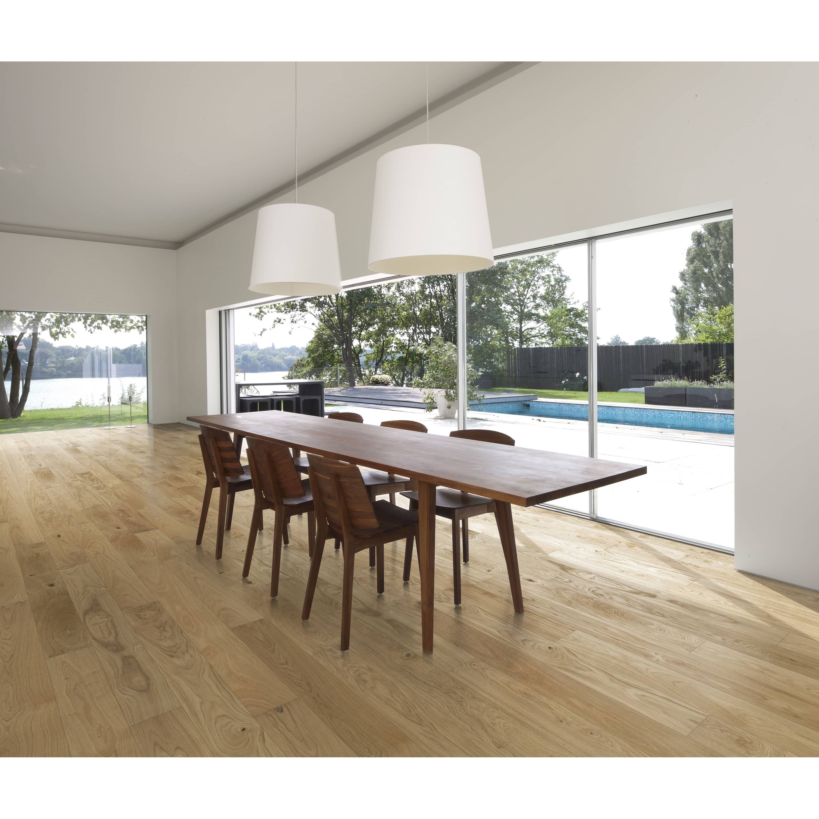 Kährs Tammi Cornwall 2266mm -lautaparketti asennettuna ruokailutilassa