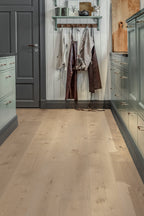 Golvabia Maxwood XL Unique Elegant Grey lankkuparketti kodin sisustuksessa