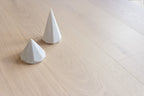 Golvabia Maxwood XLW valkoinen lankkuparketti sisustuskoristeilla